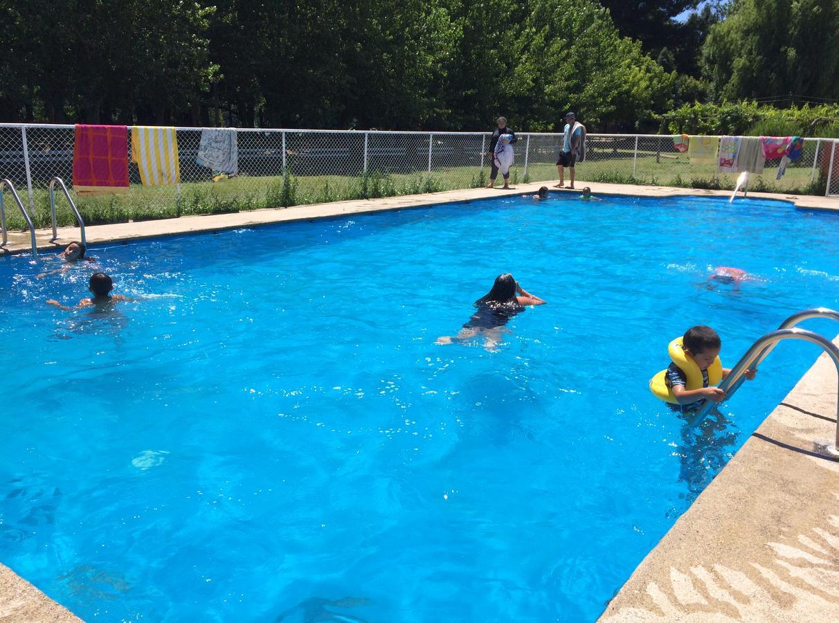 Camping & Hospedaje Rio Laja El Manzano  Esterno foto