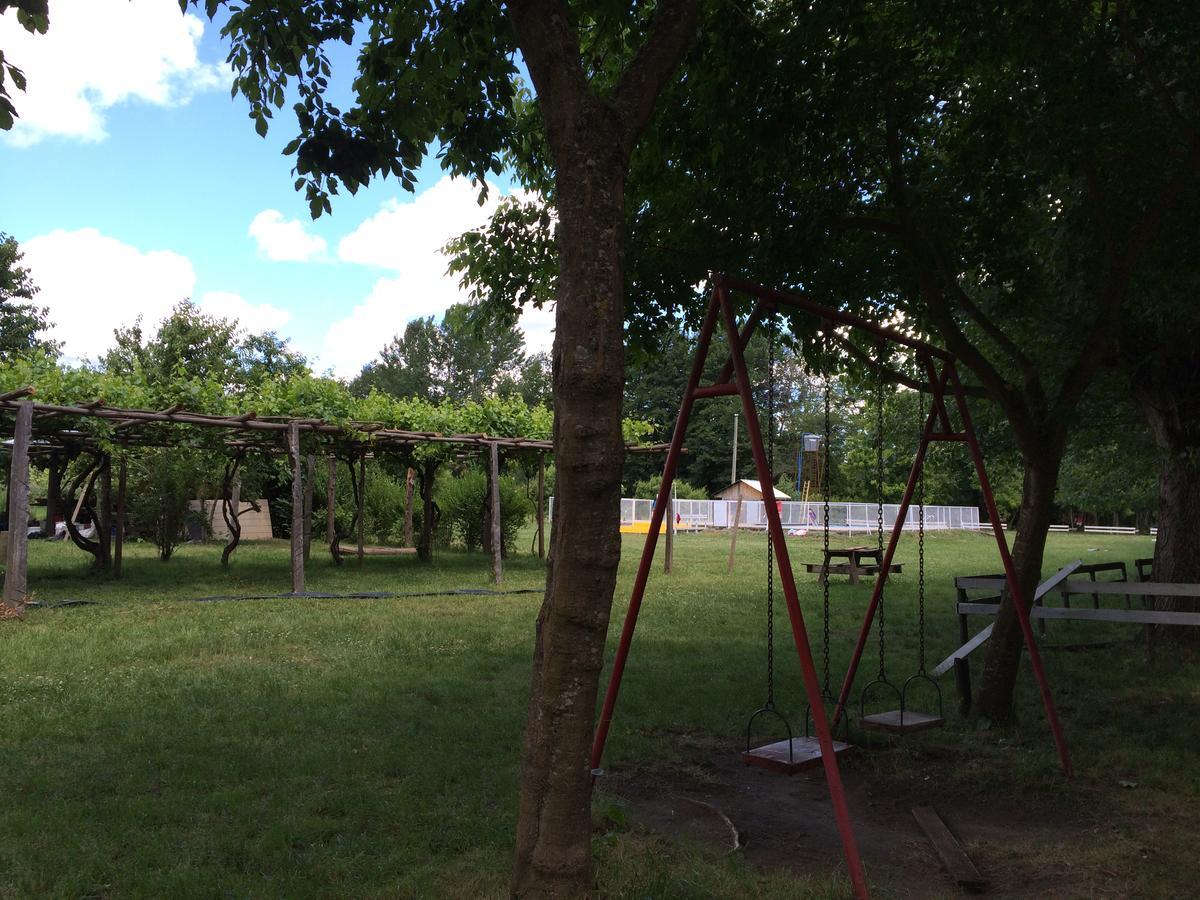 Camping & Hospedaje Rio Laja El Manzano  Esterno foto